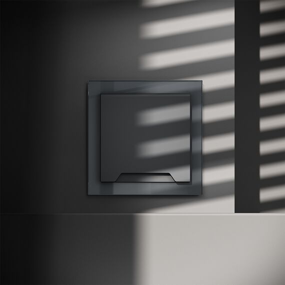 Розетка встраиваемая VOLTUM S70 с заземлением, защитными шторками и крышкой 16А, (графит), изображение 2