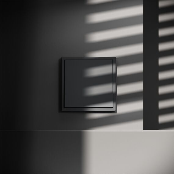 Перекрестный переключатель встраиваемый VOLTUM S70 одноклавишный 10А, (графит), изображение 4