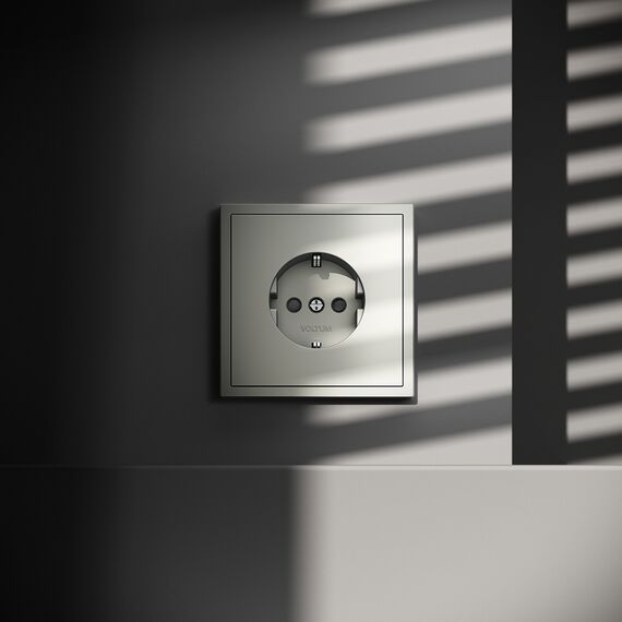 Розетка встраиваемая VOLTUM S70 с заземлением и защитными шторками, 16А, (сталь), изображение 5