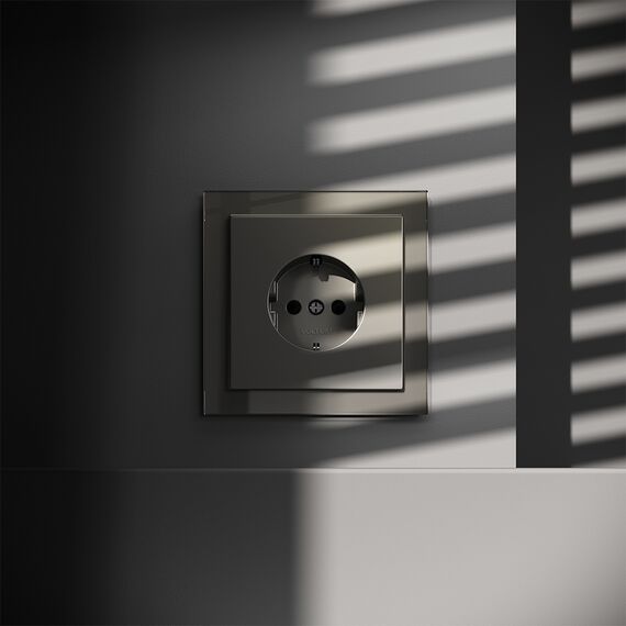 Розетка встраиваемая VOLTUM S70 с заземлением и защитными шторками, 16А, (шелк), изображение 2