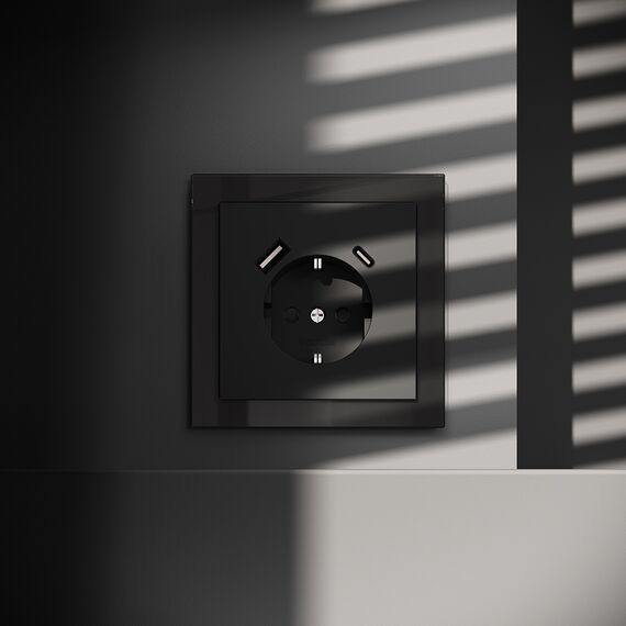 Розетка встраиваемая VOLTUM S70 с заземлением и защитными шторками, 16А, с USB, A+С, (черный матовый, изображение 2