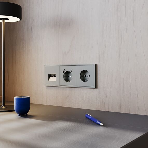 Розетка встраиваемая VOLTUM S70 с заземлением и защитными шторками, 16А, с USB, A+С, (титан), изображение 6